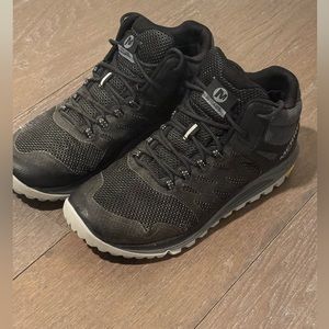 Men’s Merrell Nova 2 mid waterproof size 8.5